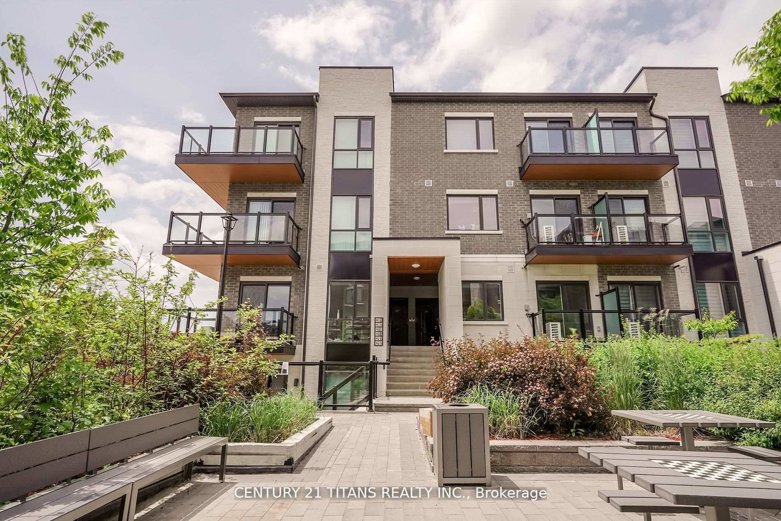 60-morecambe-gate-scarborough-ontario-e12529276