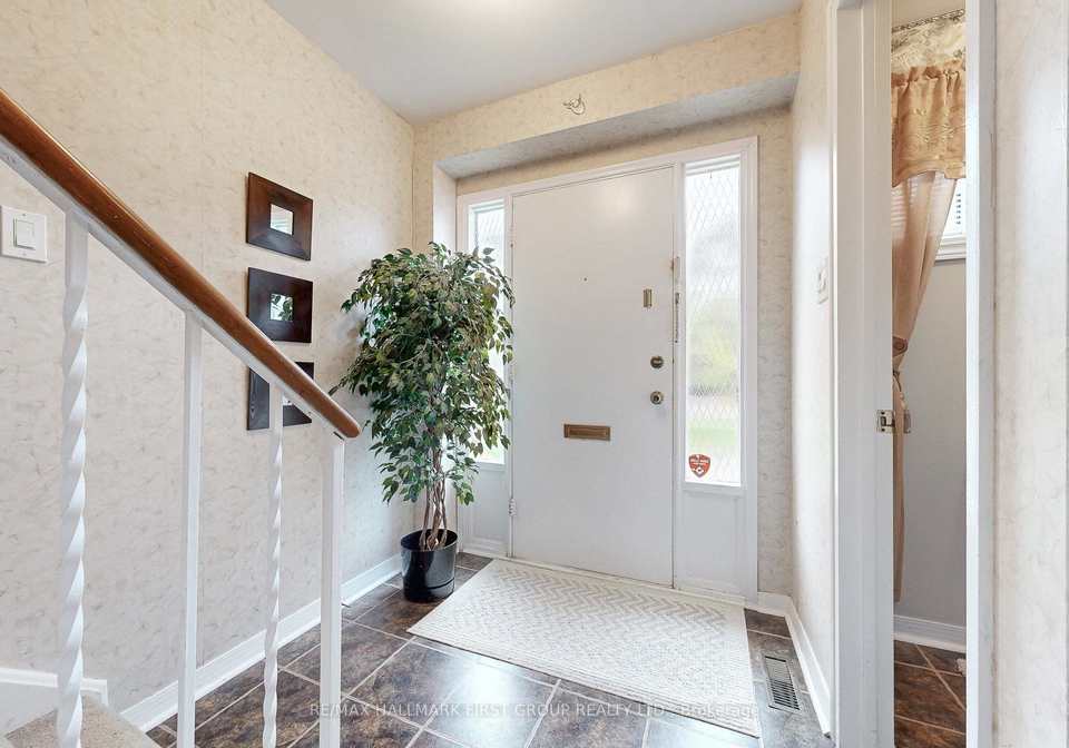 512-creekview-circle-pickering-ontario-e12529542