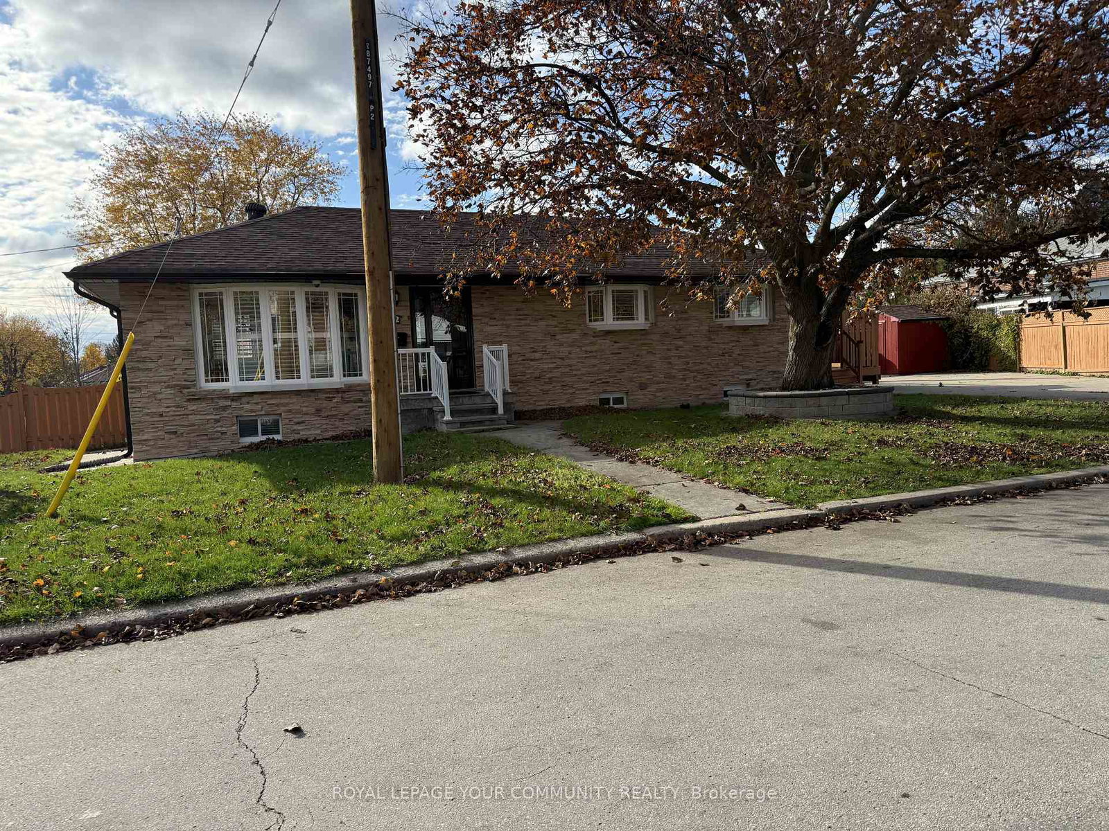 2-mackinac-crescent-scarborough-ontario-e12531314