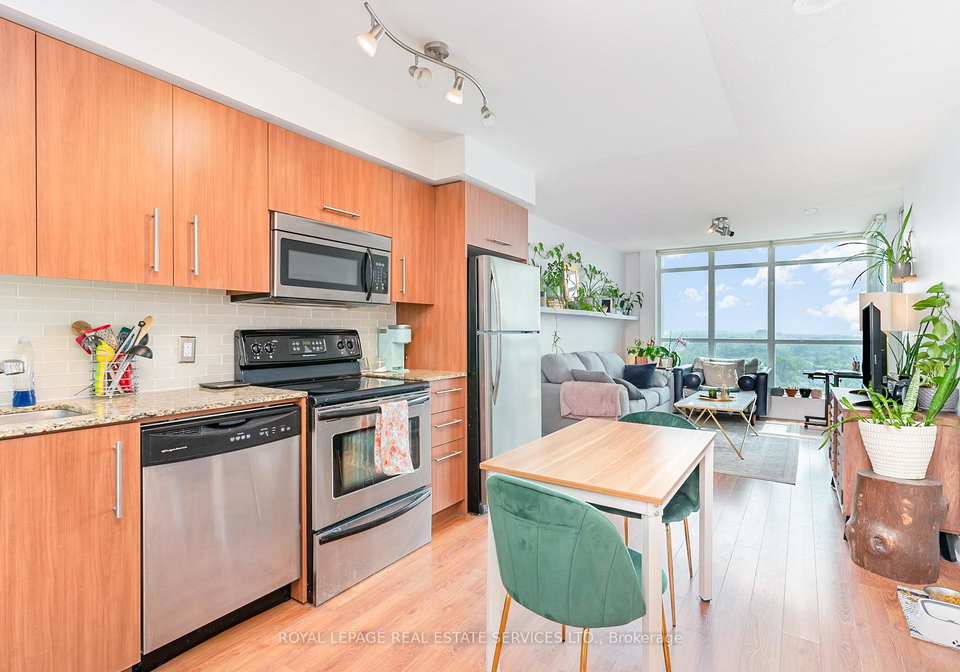 1048-broadview-avenue-east-york-ontario-e12531614