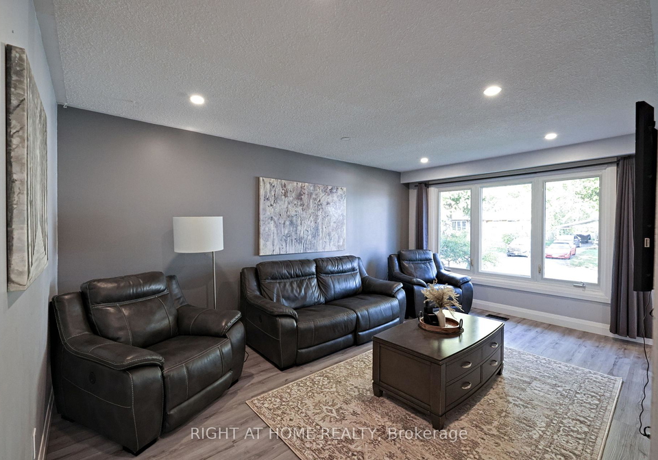 72-claymore-crescent-oshawa-ontario-e12531808