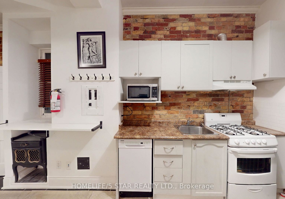 1152-gerrard-street-e-toronto-ontario-e12534696