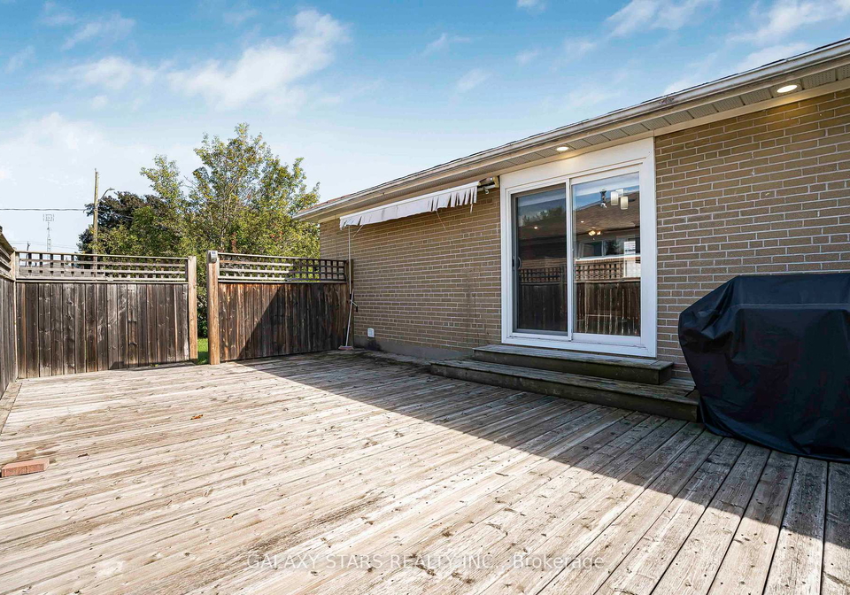 1012-wardman-crescent-whitby-ontario-e12534802
