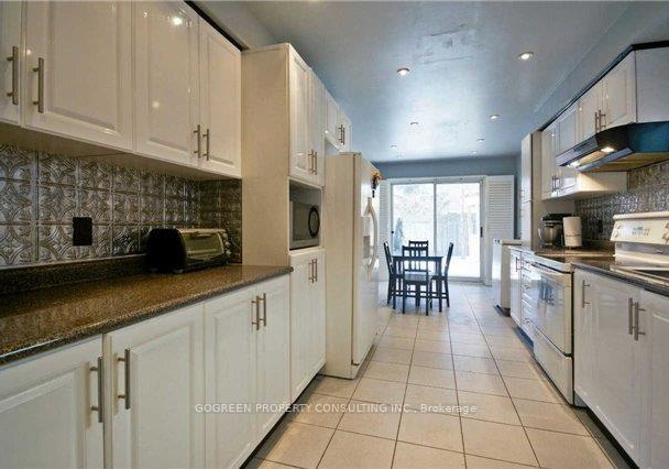 2285-cottonwood-circle-pickering-ontario-e12535854