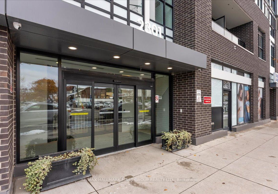 2301-danforth-avenue-toronto-ontario-e12536994