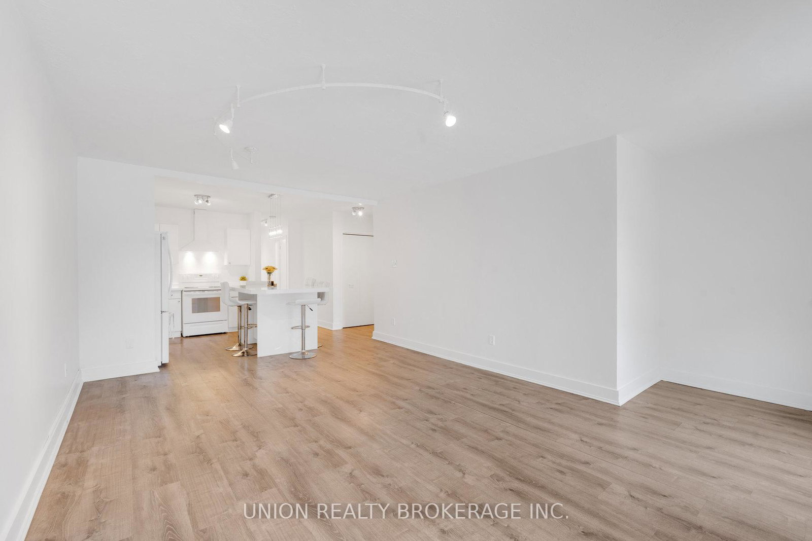 2495a-queen-street-e-toronto-ontario-e12537068