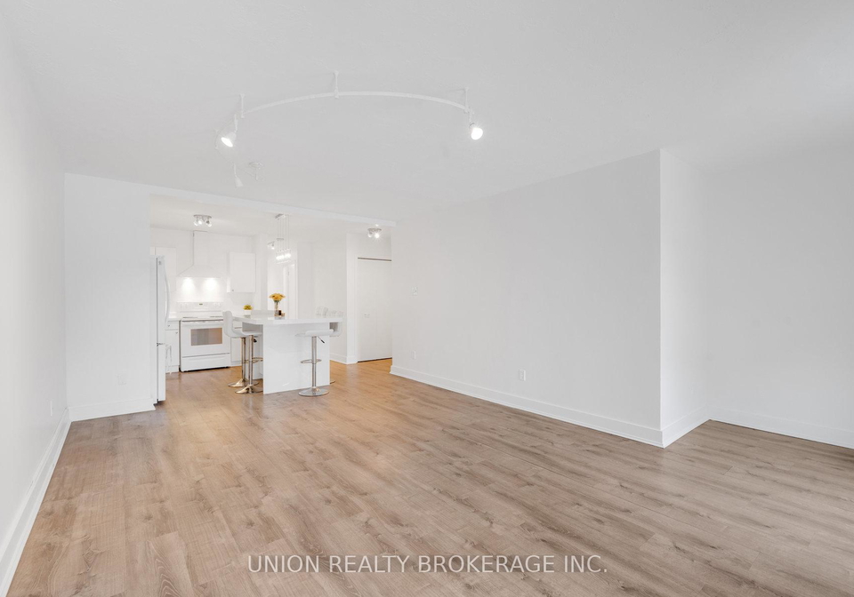 2495a-queen-street-e-toronto-ontario-e12537068
