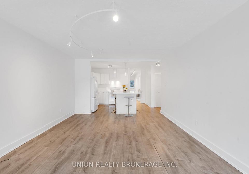 2495a-queen-street-e-toronto-ontario-e12537068