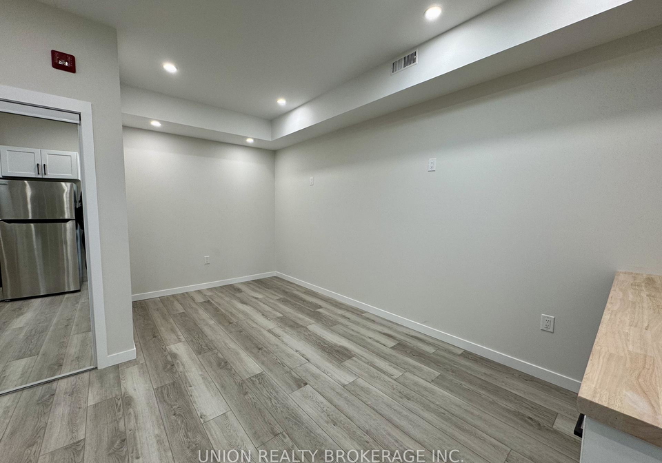 1184-queen-street-e-toronto-ontario-e12537480