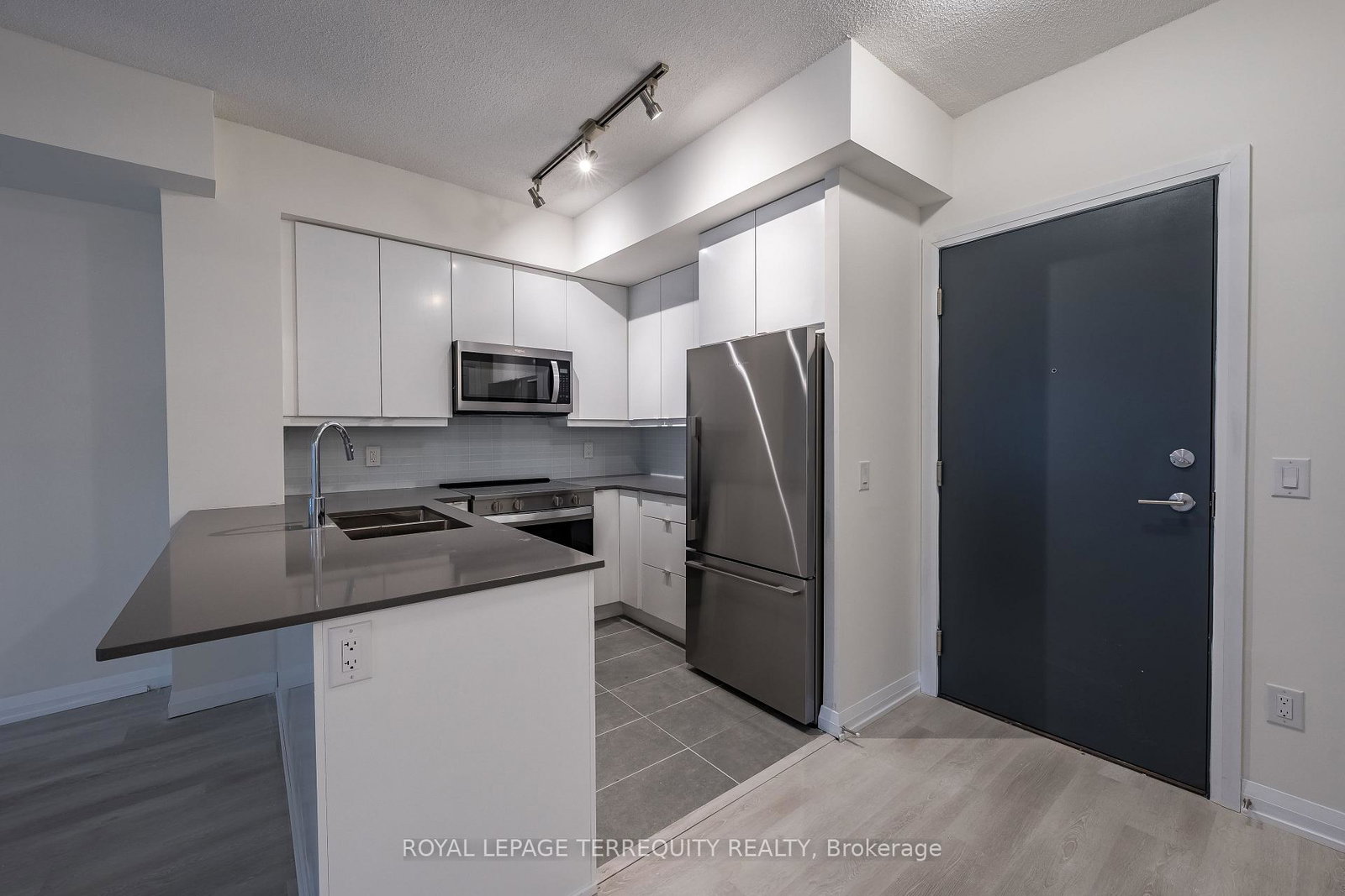 3260-sheppard-avenue-e-scarborough-ontario-e12537878