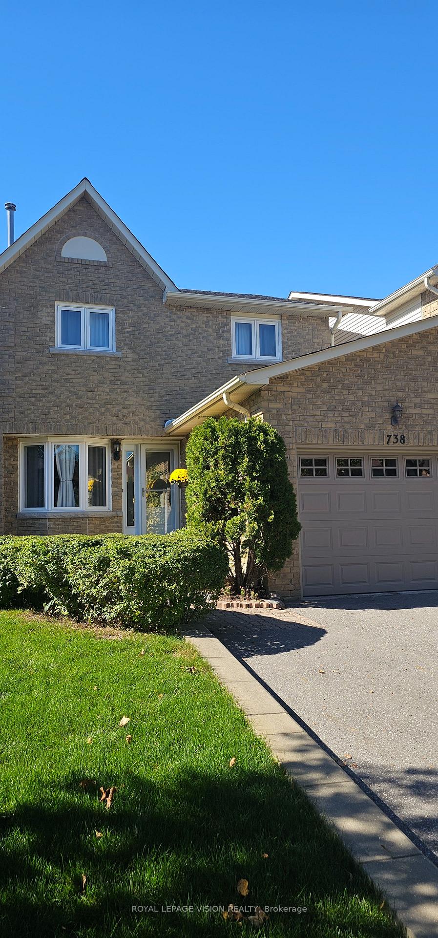 738-stonepath-circle-pickering-ontario-e12538846
