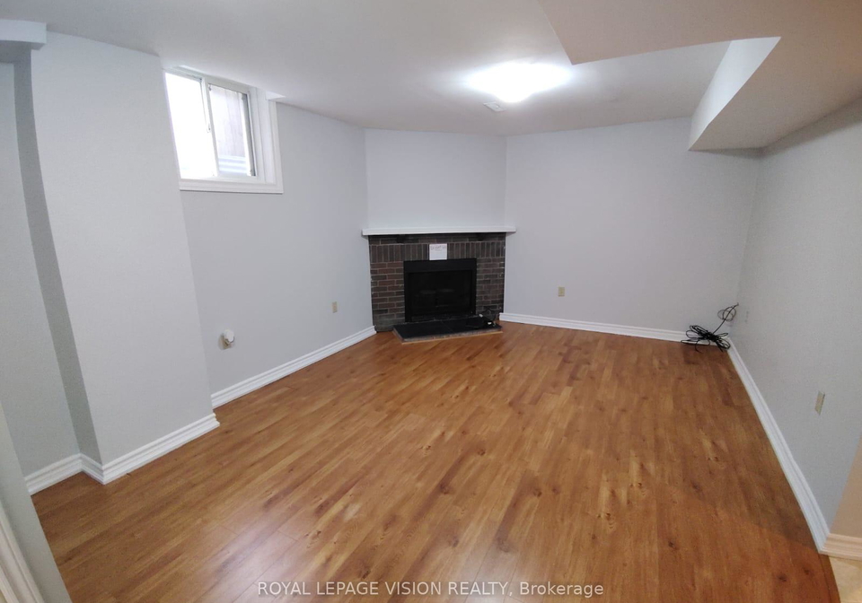 738-stonepath-circle-pickering-ontario-e12538846