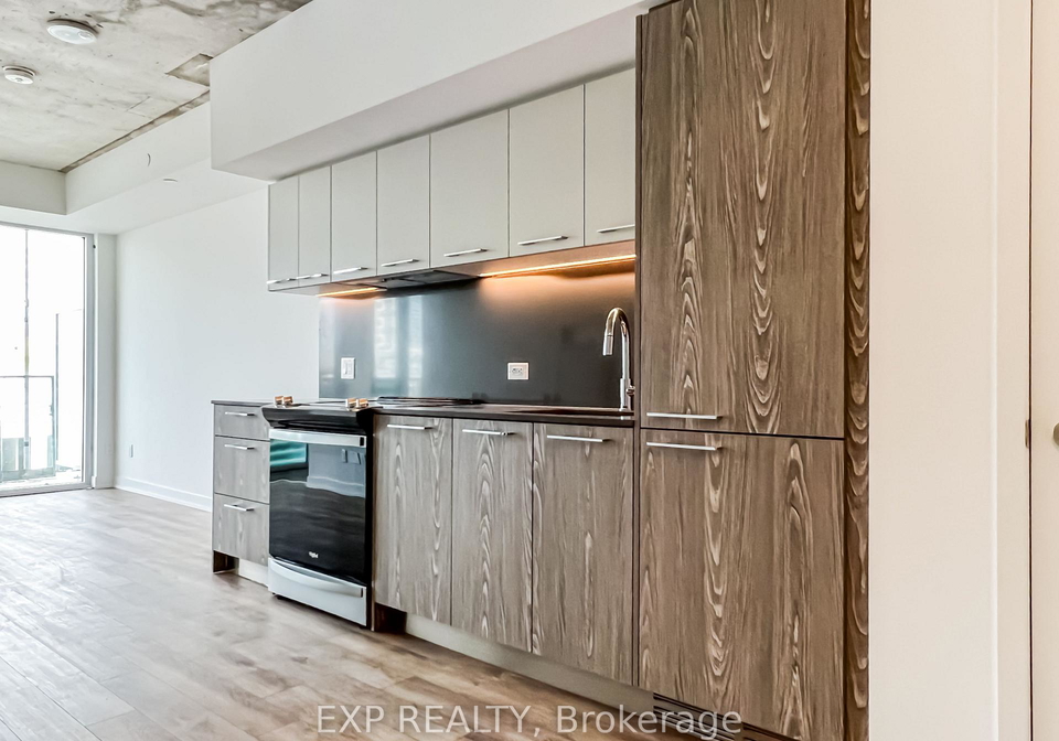 45-baseball-place-toronto-ontario-e12539106