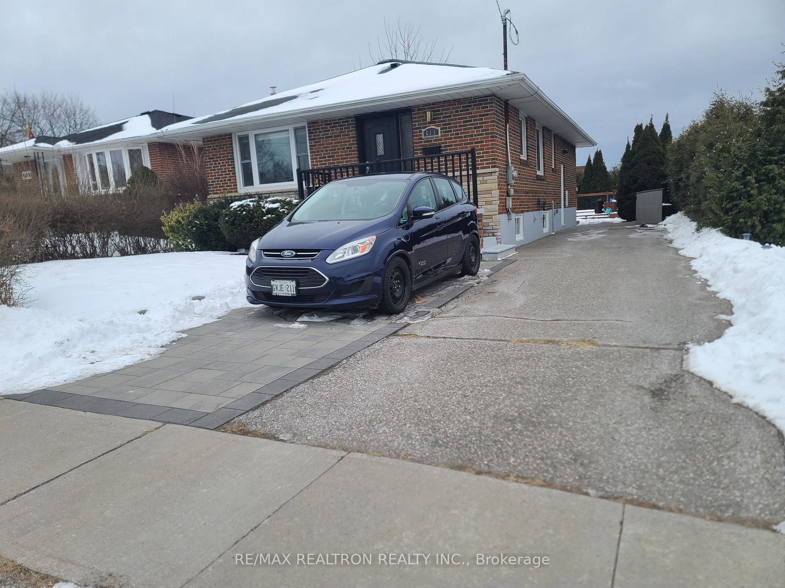 611-newman-crescent-whitby-ontario-e12541664