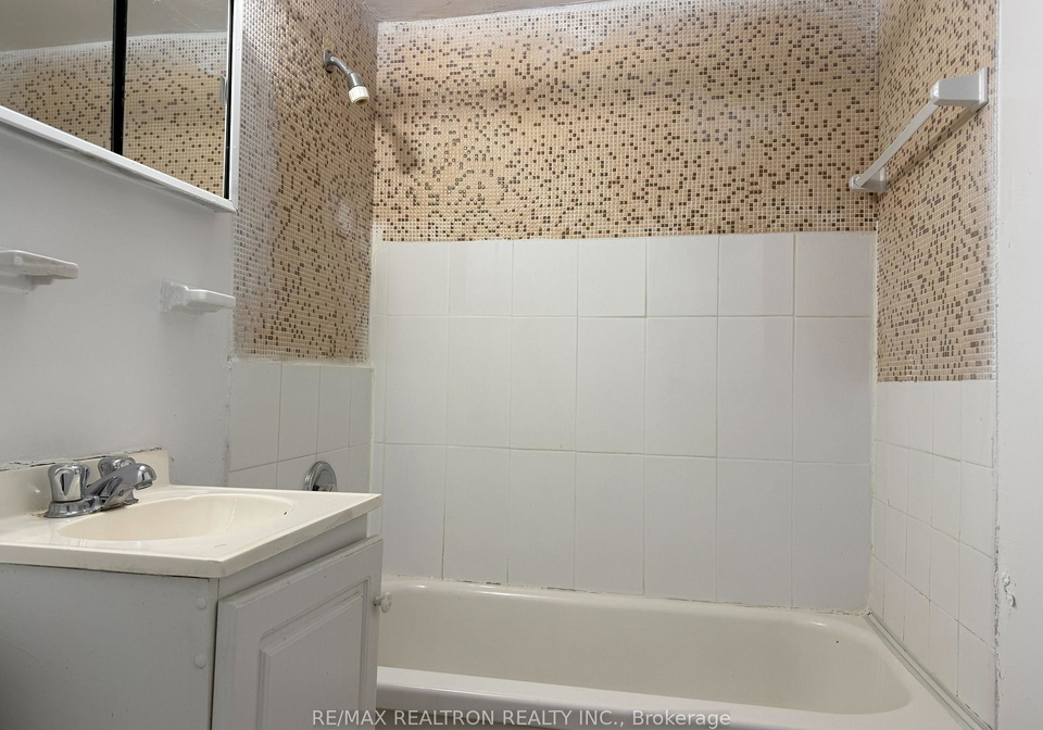 500-dawes-road-east-york-ontario-e12543252