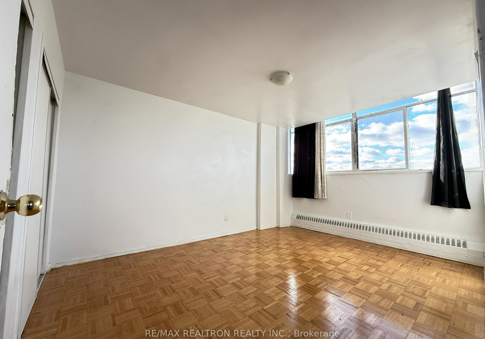 500-dawes-road-east-york-ontario-e12543276