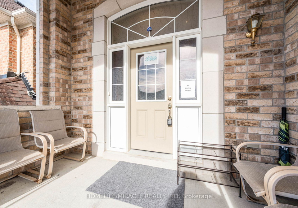 8-solway-crescent-ajax-ontario-e12543322