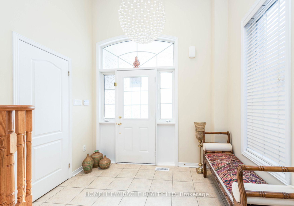 8-solway-crescent-ajax-ontario-e12543322