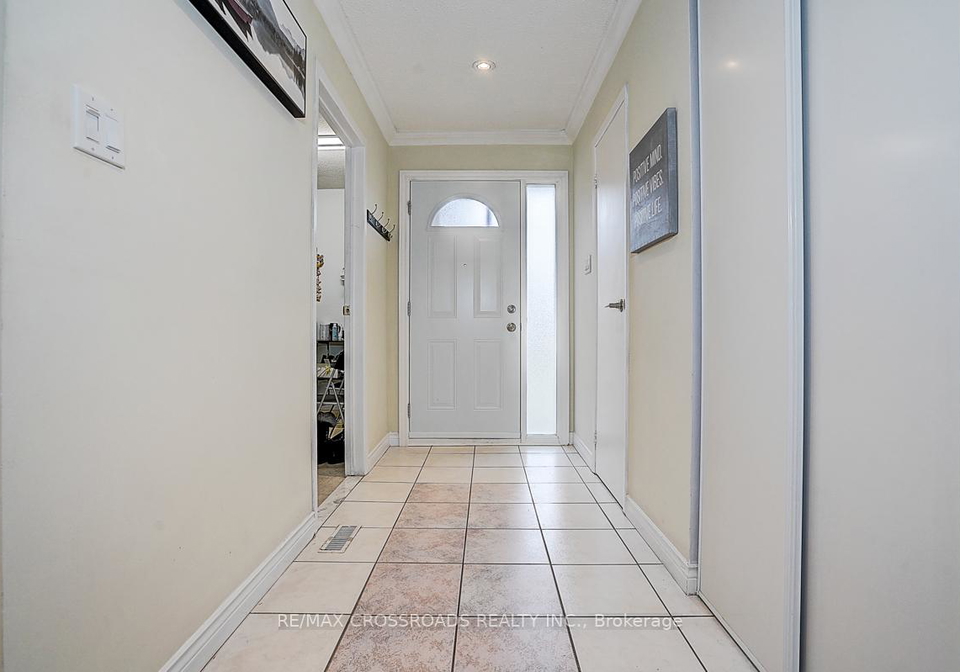 27-sunburst-square-scarborough-ontario-e12544442