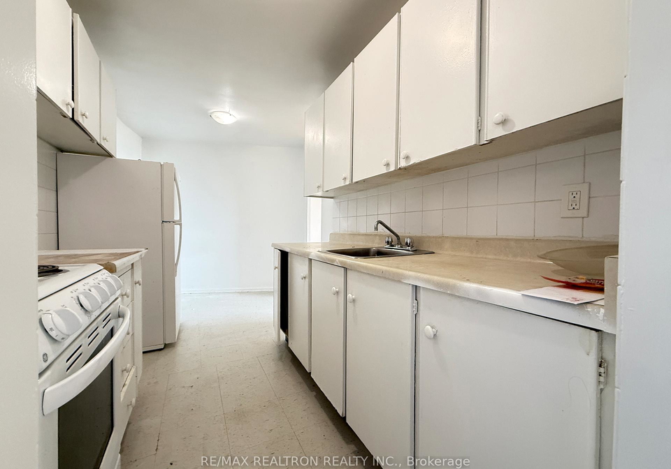 500-dawed-road-east-york-ontario-e12545200