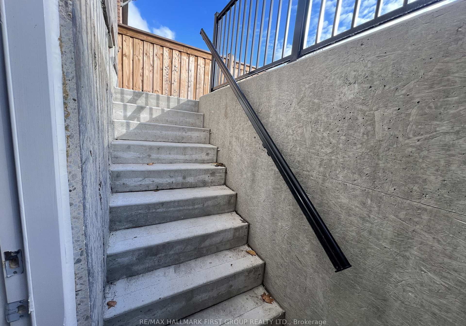 5-fenn-street-ajax-ontario-e12547412