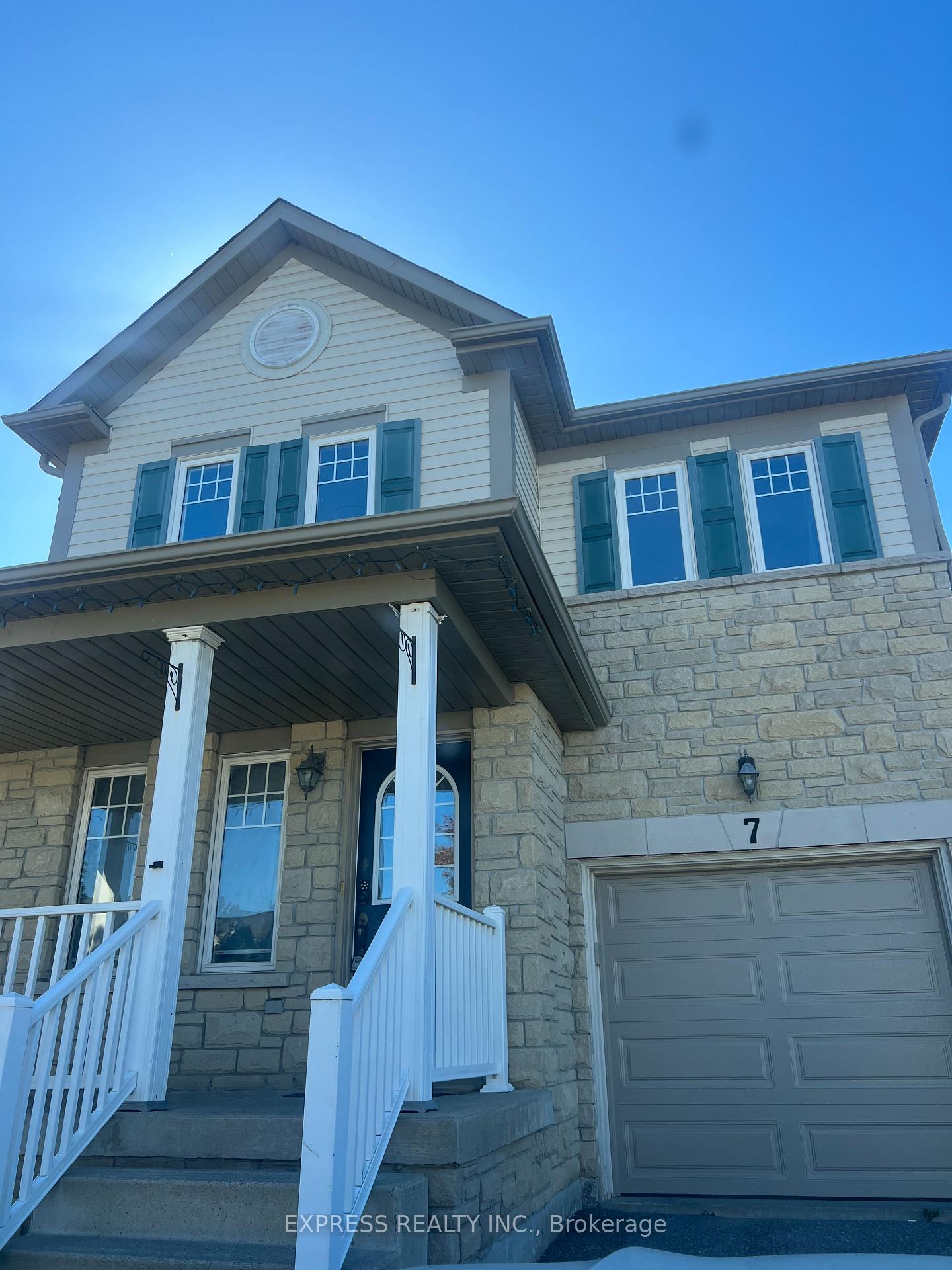 7-settlers-court-s-whitby-ontario-e12548424