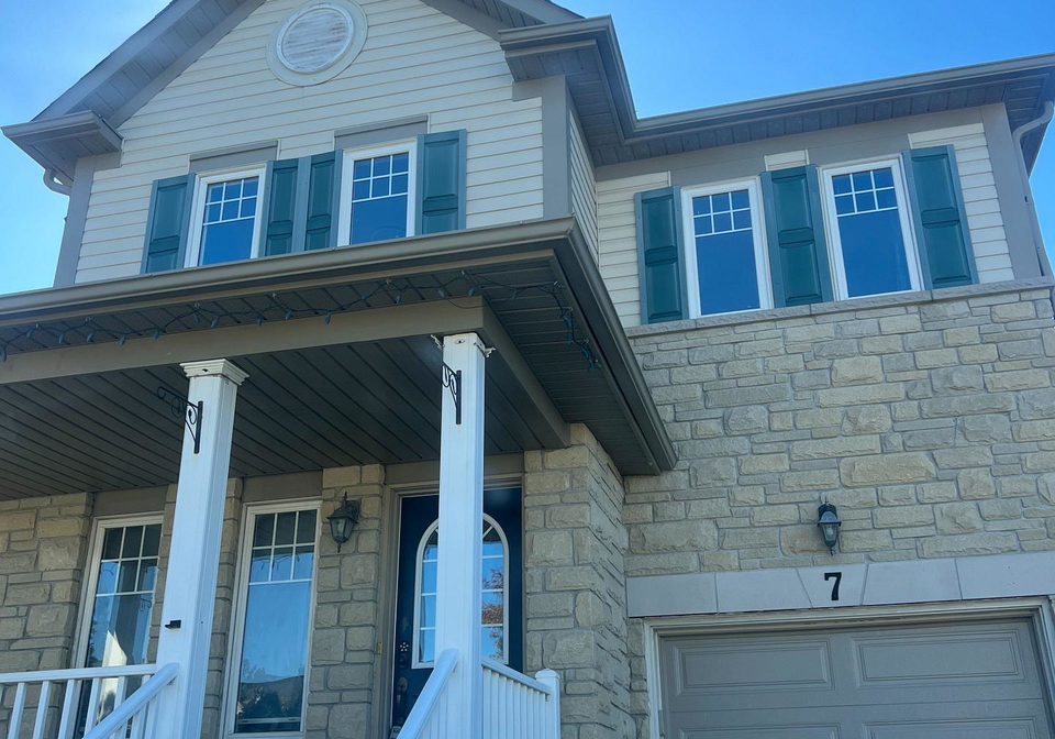 7-settlers-court-s-whitby-ontario-e12548424
