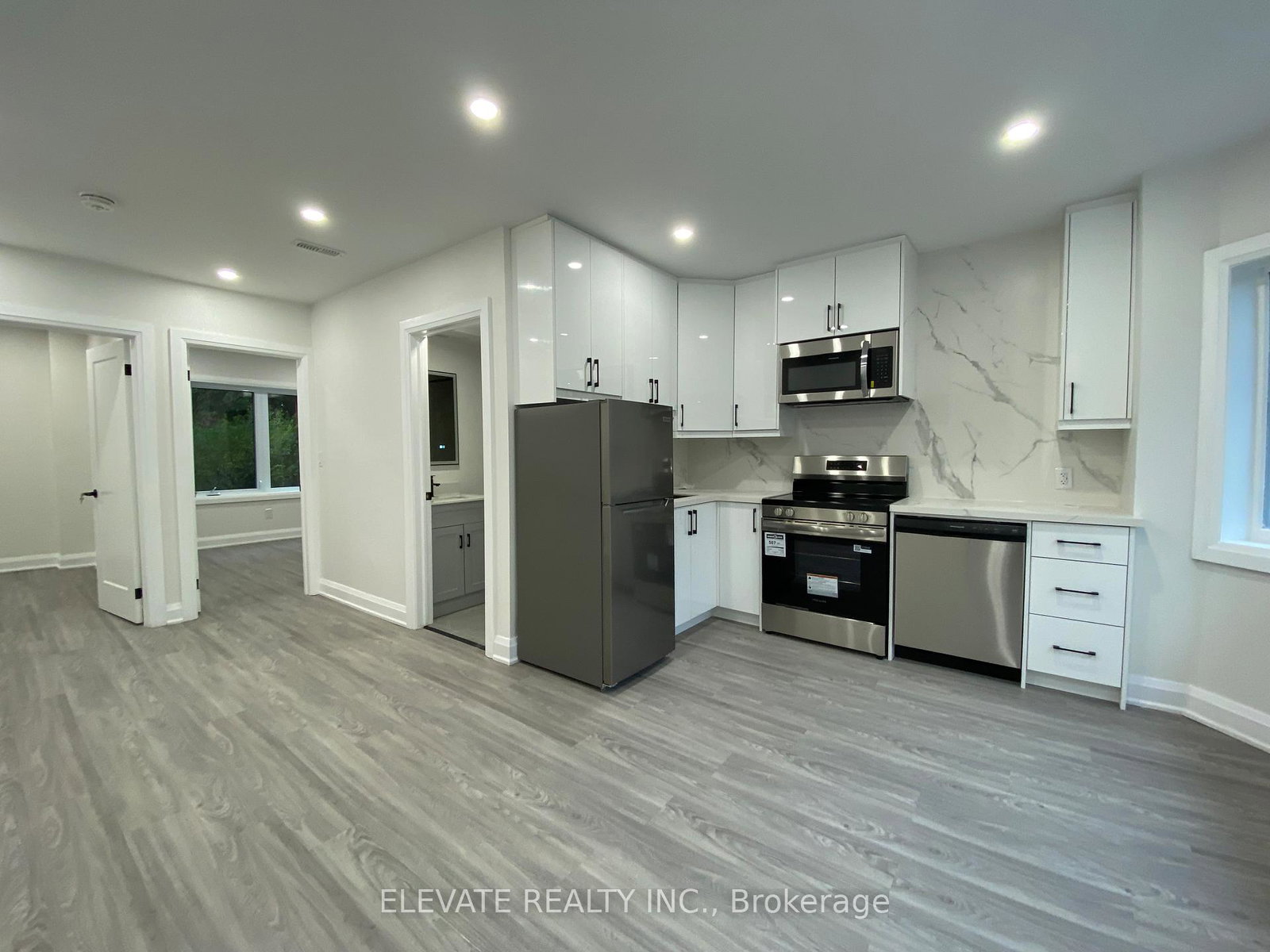 19-lesmount-avenue-east-york-ontario-e12548786
