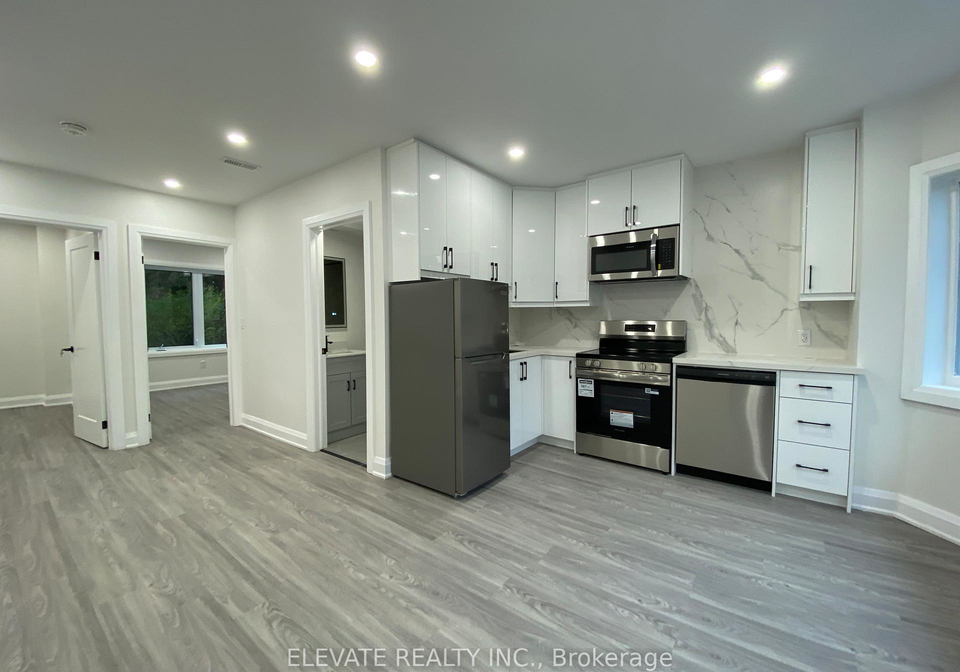 19-lesmount-avenue-east-york-ontario-e12548786