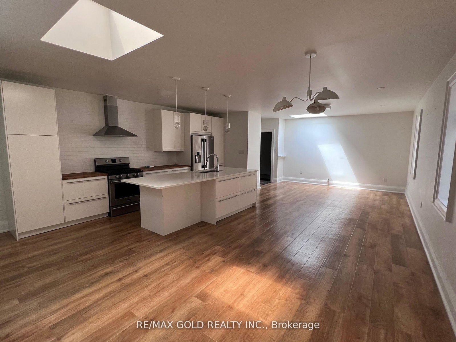 2215-danforth-avenue-toronto-ontario-e12548910