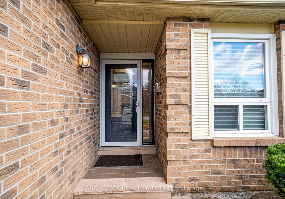 1301-grovedale-court-pickering-ontario-e12550172