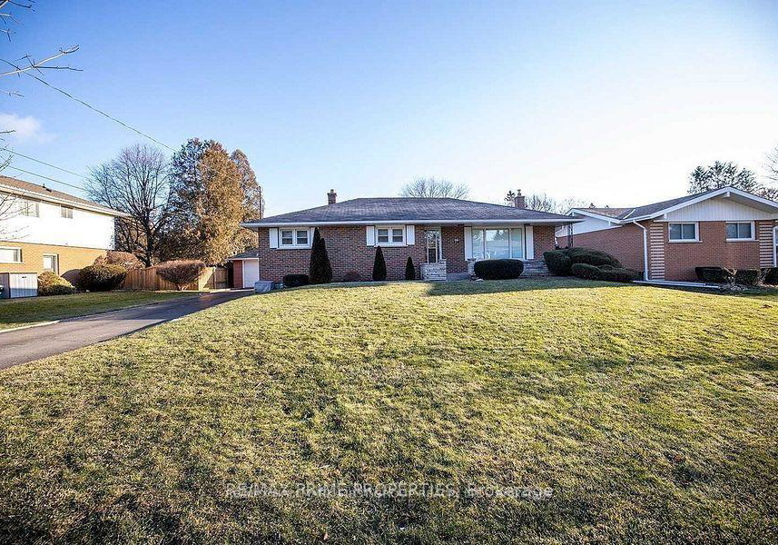 97-elizabeth-crescent-s-whitby-ontario-e12551034
