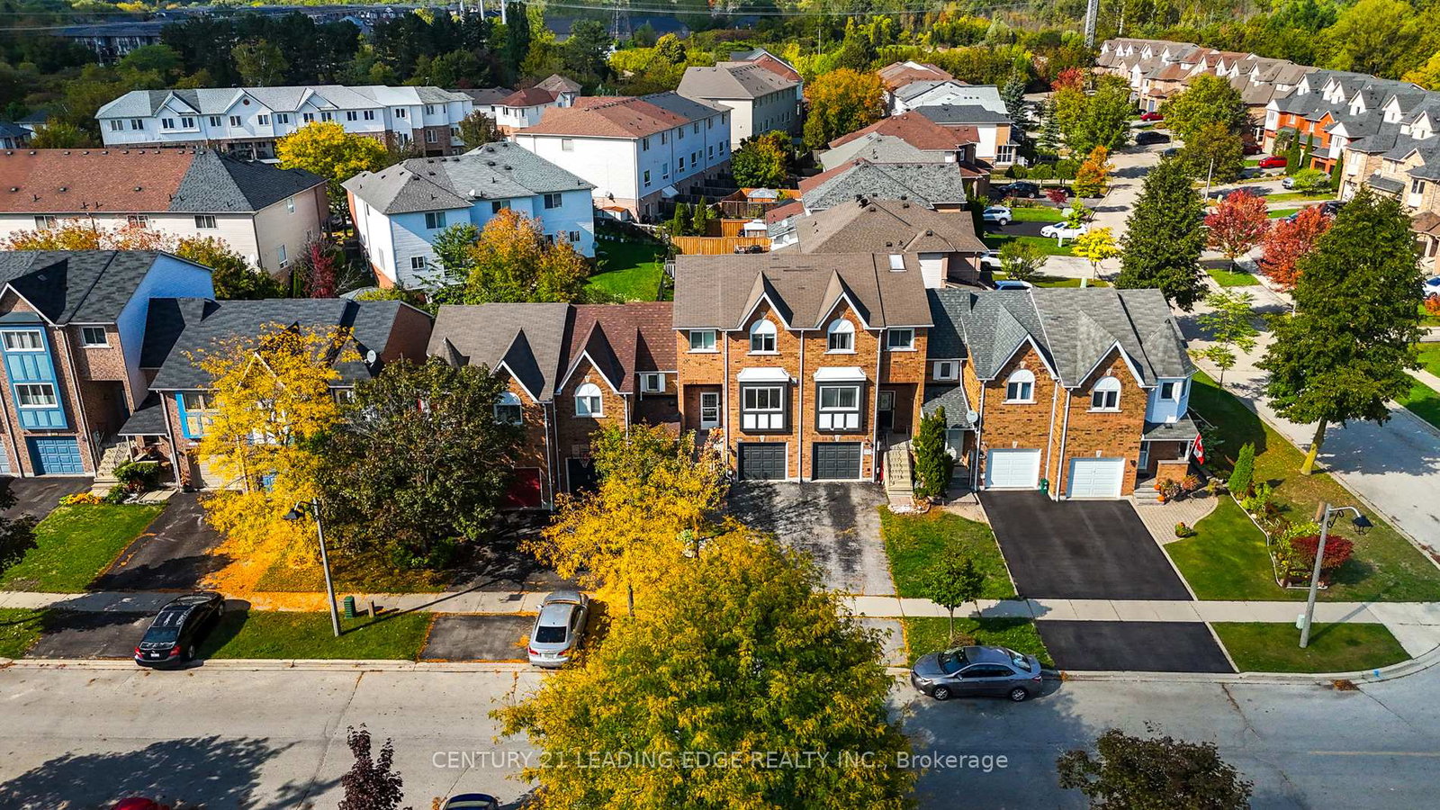 330-sparrow-circle-pickering-ontario-e12551926