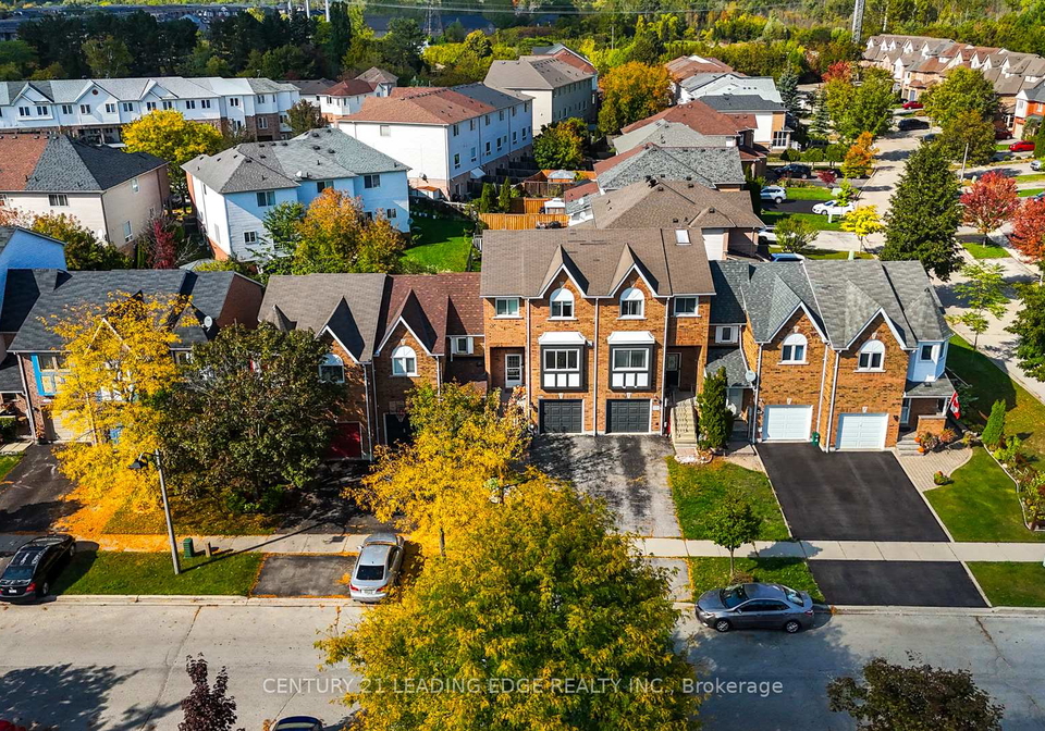 330-sparrow-circle-pickering-ontario-e12551926
