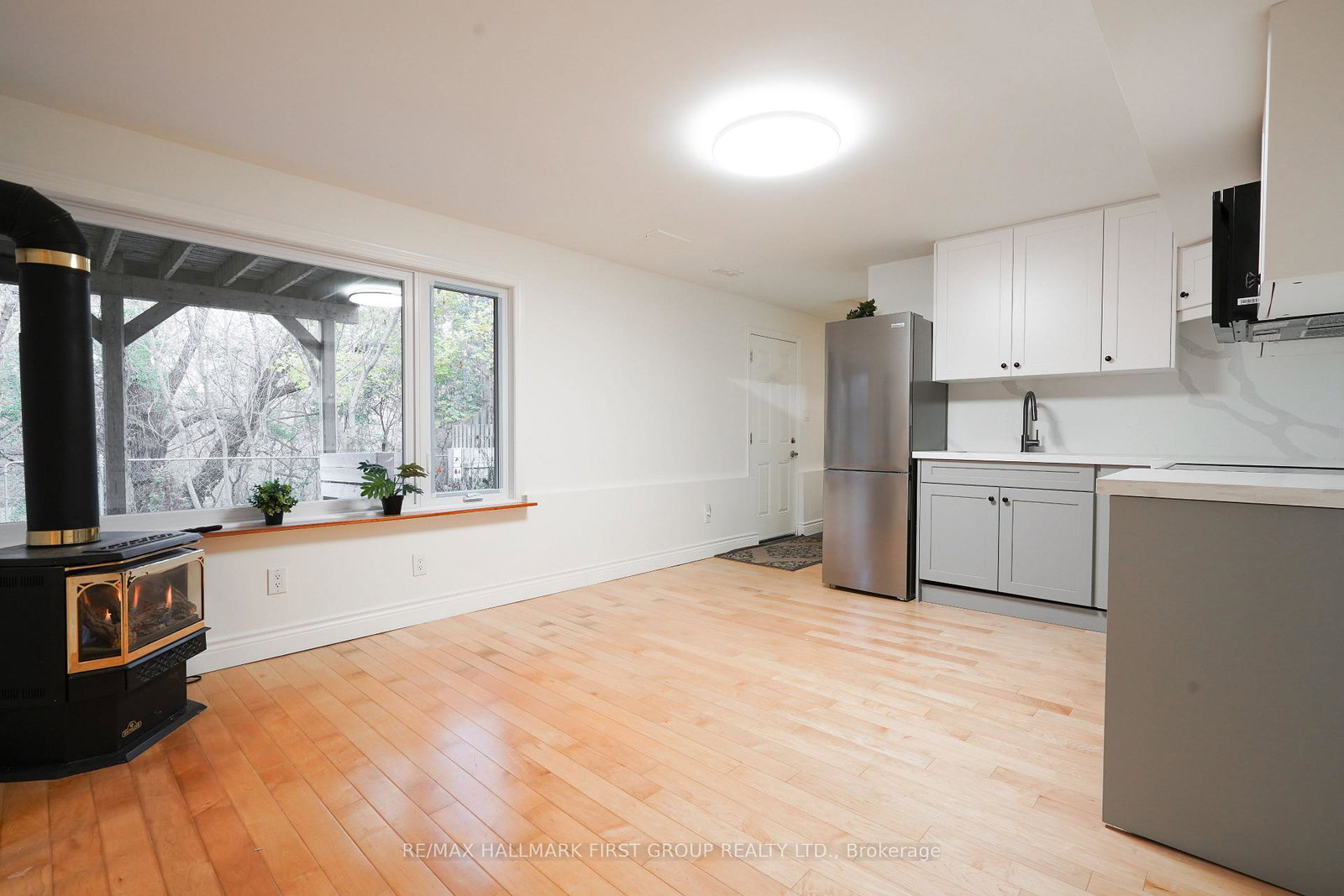 83-garden-street-whitby-ontario-e12554112