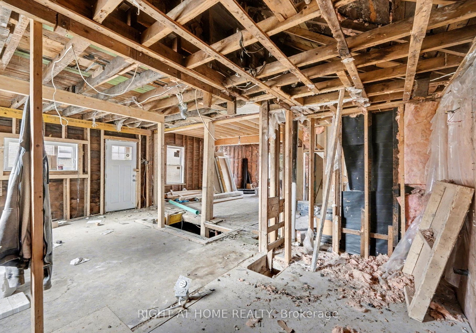 127-elgin-street-e-oshawa-ontario-e12556314
