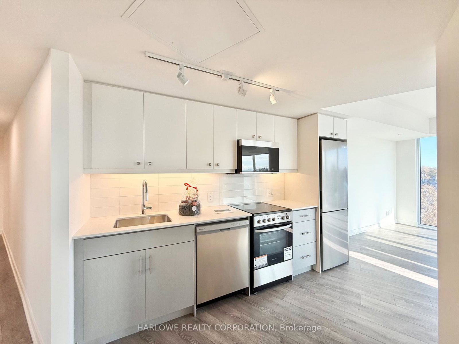 2-manderley-drive-scarborough-ontario-e12556638