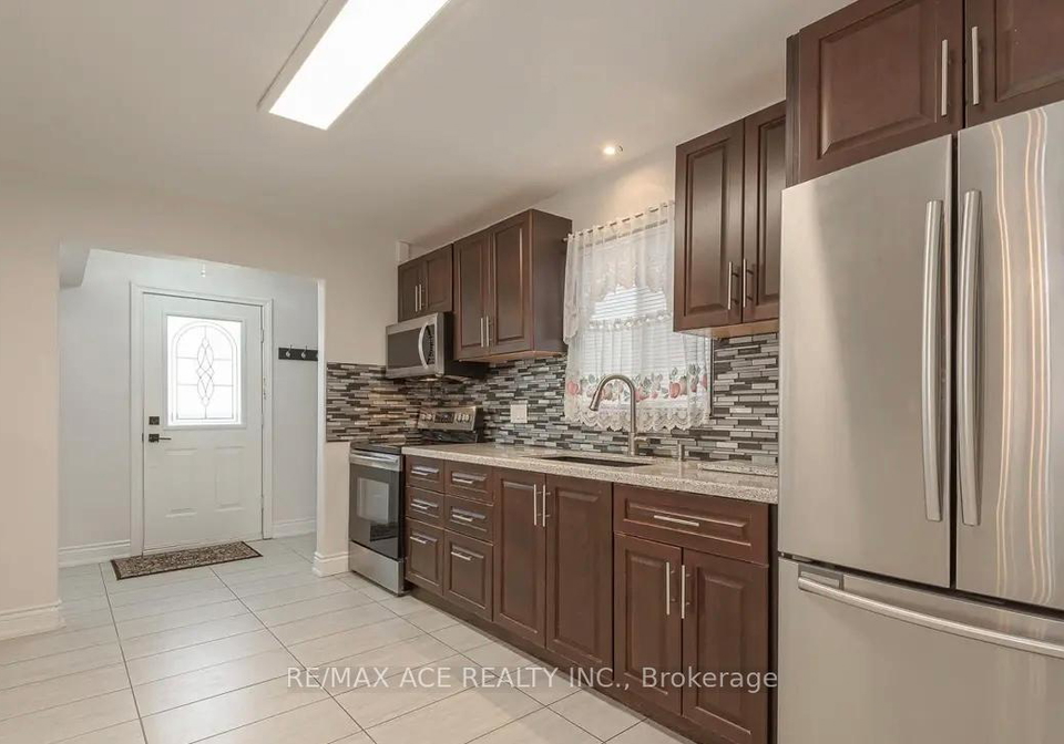 1-fairbourne-crescent-scarborough-ontario-e12557118