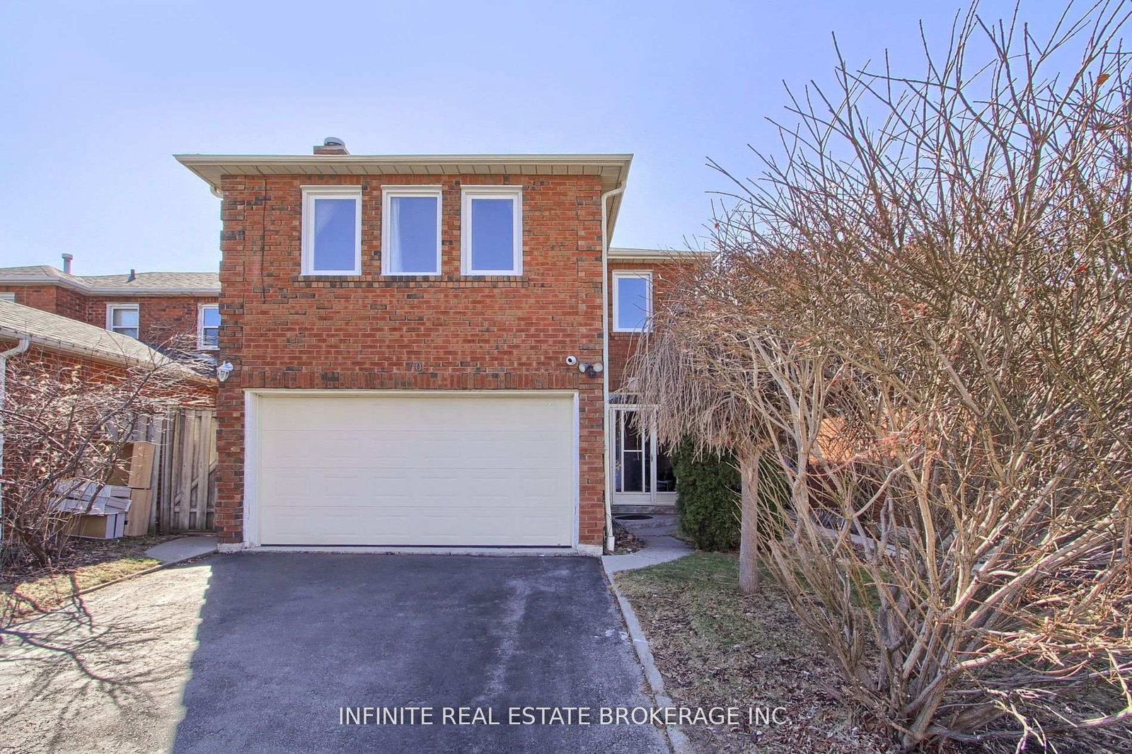 70-sable-crescent-whitby-ontario-e12557380