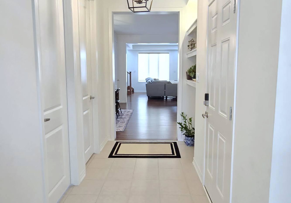 1405-mockingbird-square-pickering-ontario-e12557544