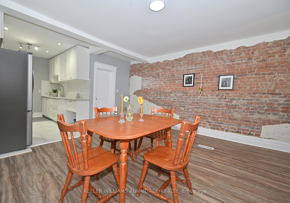 370-woodbine-avenue-toronto-ontario-e12557772