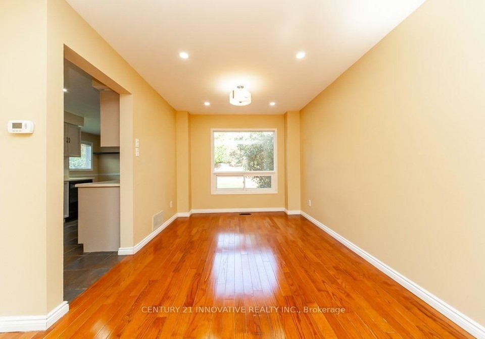 16-long-drive-whitby-ontario-e12559638