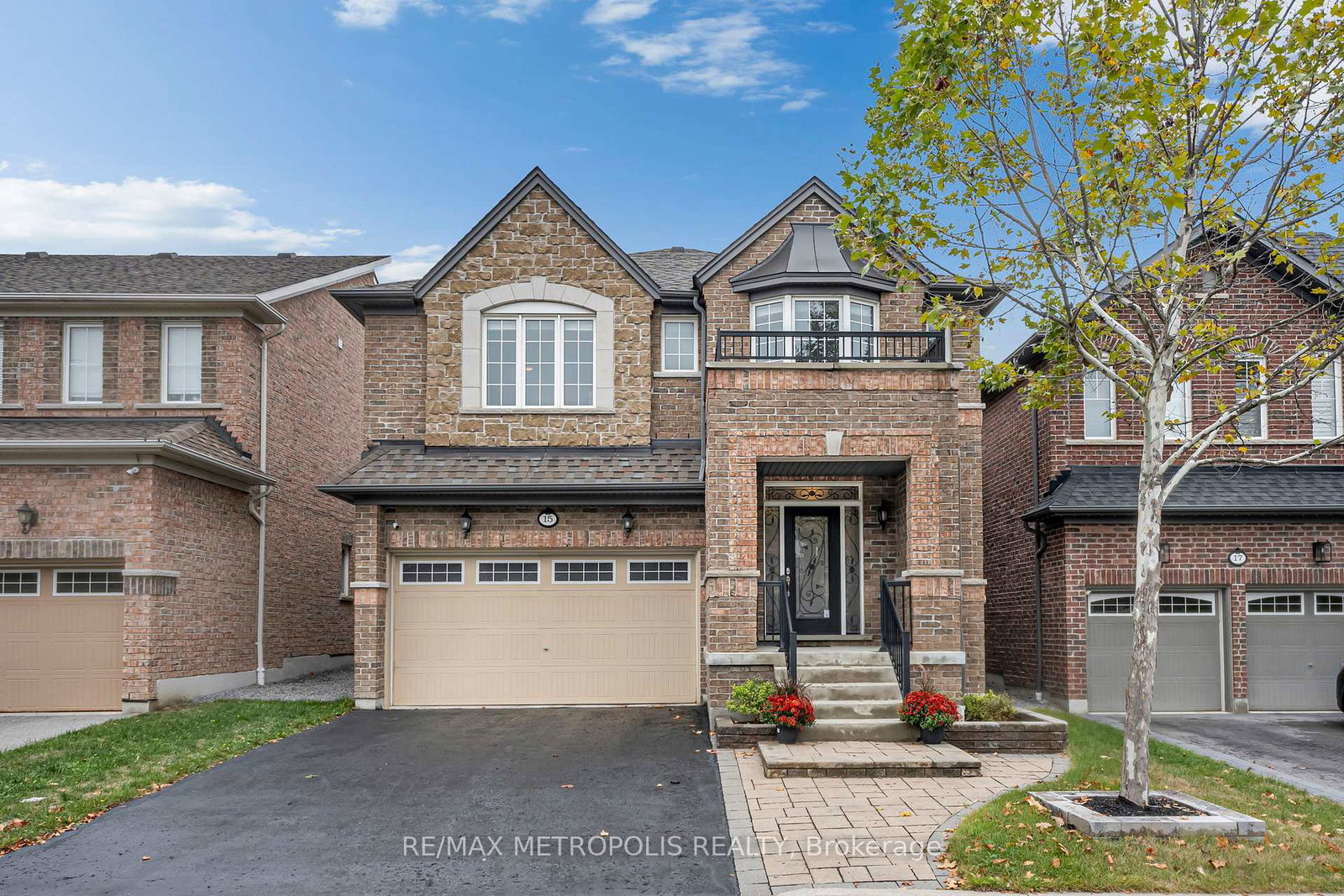15-rumbellow-crescent-ajax-ontario-e12560328