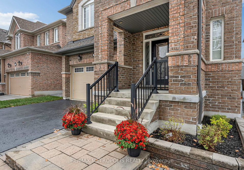 15-rumbellow-crescent-ajax-ontario-e12560328
