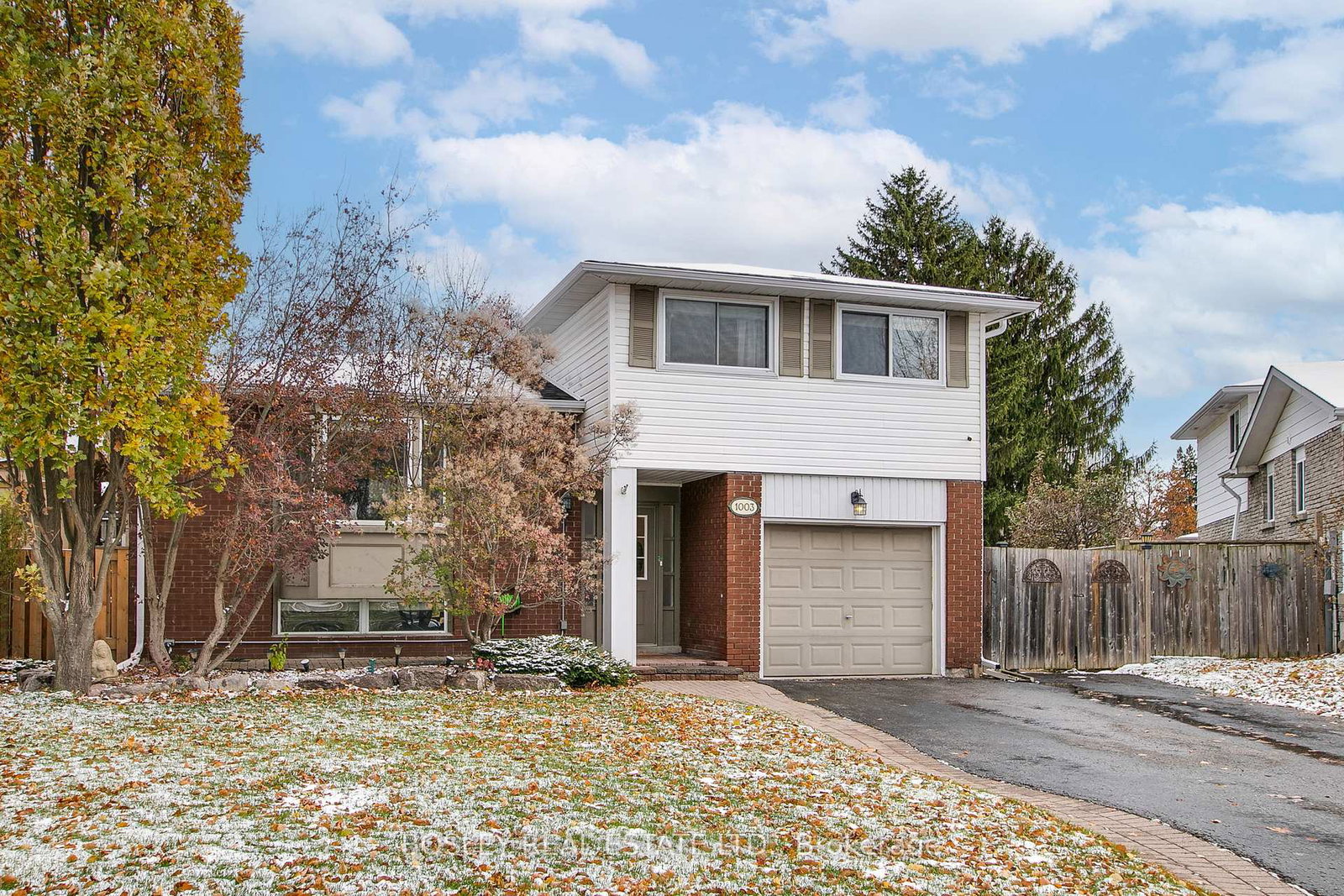 1003-hawthorne-court-oshawa-ontario-e12561050