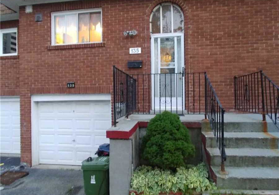 135-corinthian-boulevard-scarborough-ontario-e12561174