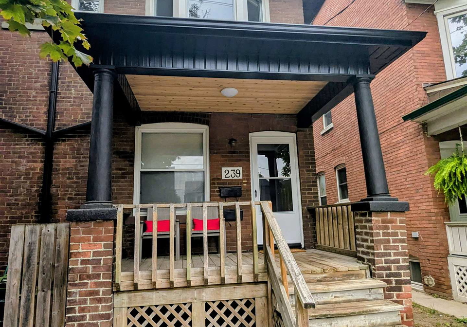 239-woodbine-avenue-toronto-ontario-e12561296