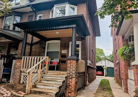 239-woodbine-avenue-toronto-ontario-e12561296