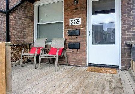 239-woodbine-avenue-toronto-ontario-e12561296