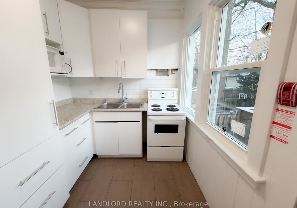 2469-queen-street-e-toronto-ontario-e12562910